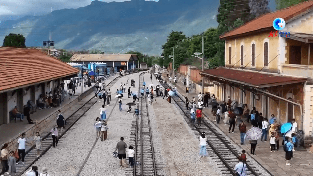 滇越铁路百年老站受越南游客青睐