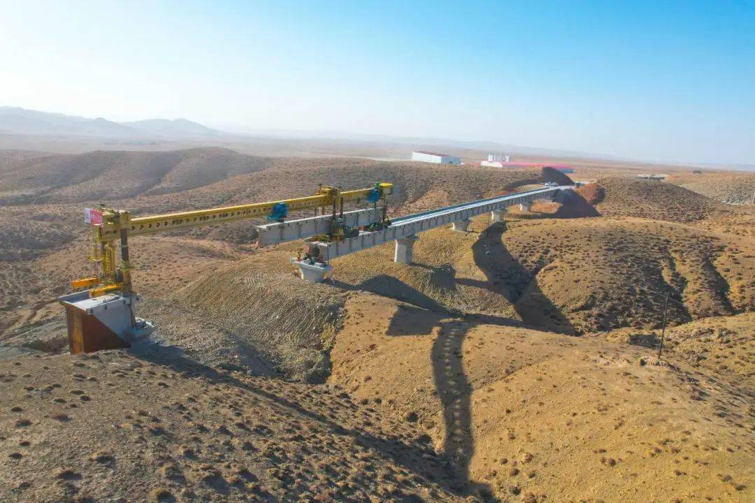 银巴铁路管段32座桥架梁完成_施工_内蒙古_项目