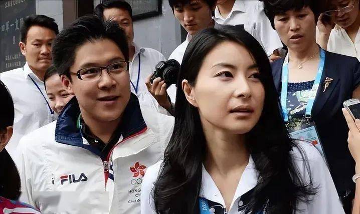 郭晶晶的4个身份:外界低估了她的地位,霍启刚非她不娶实属高攀_霍震霆