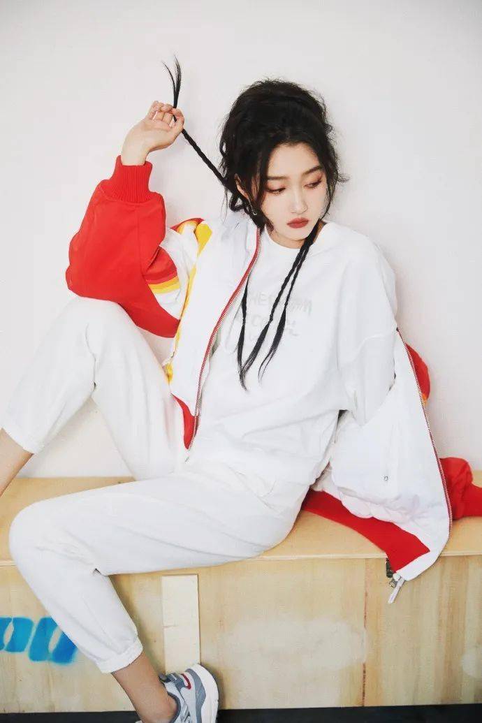 20234@关晓彤工作室(*图片来源网络,封面图来源@张婧仪@这是邱天,本文