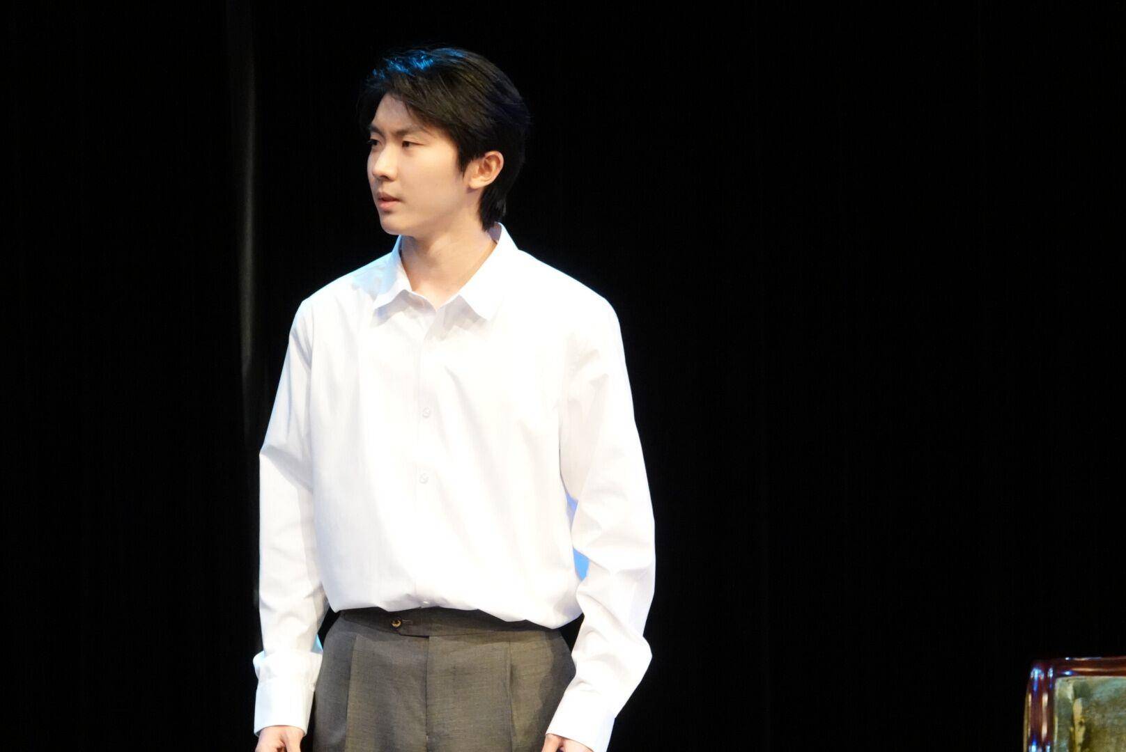 从时团少年到中戏学生:演《原野》《日出》的马嘉祺与宋亚轩_演出