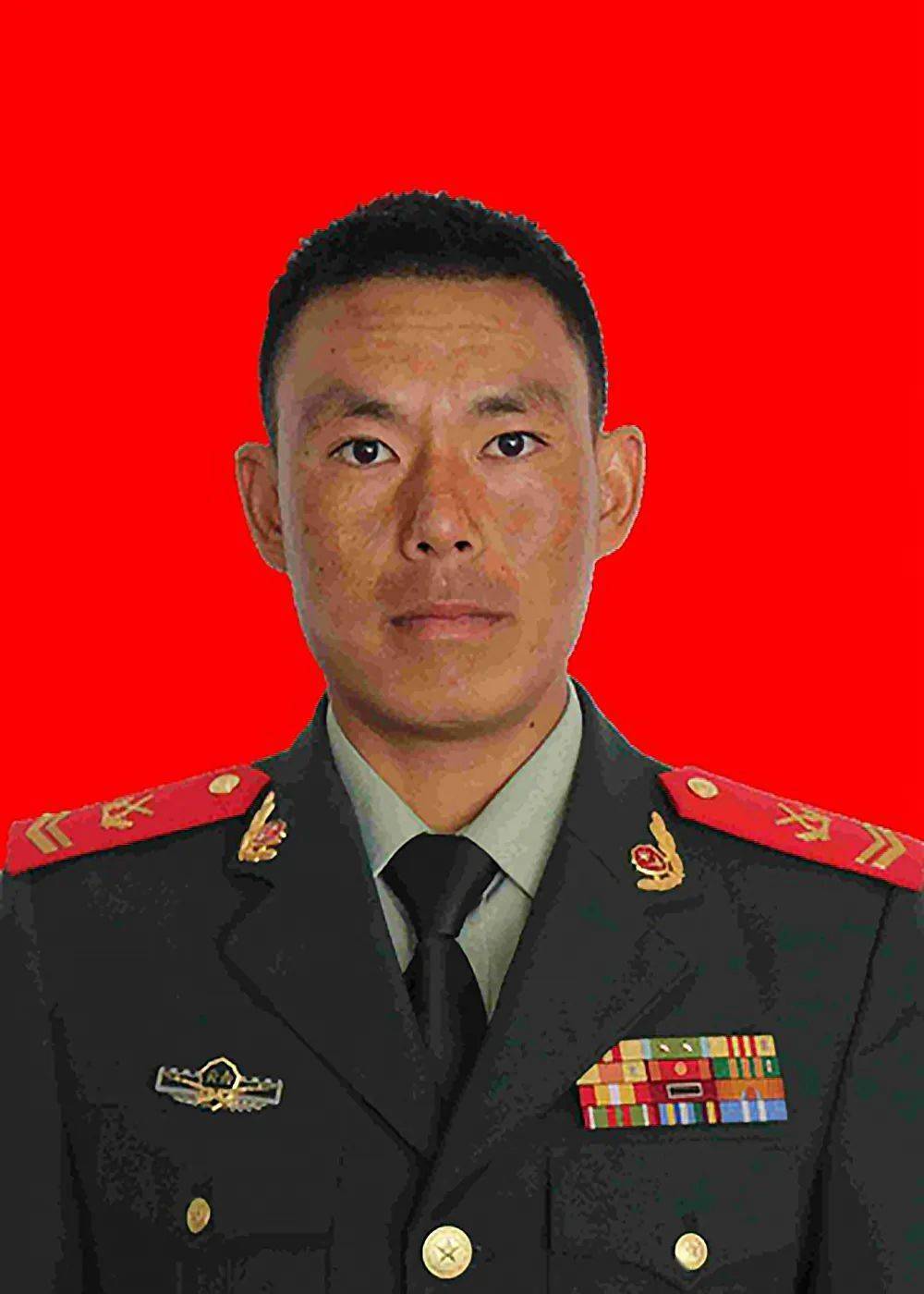 武警部队隆重举行"铁血忠诚"主题颁奖典礼_中国_武警忠诚卫士_吴敬楠