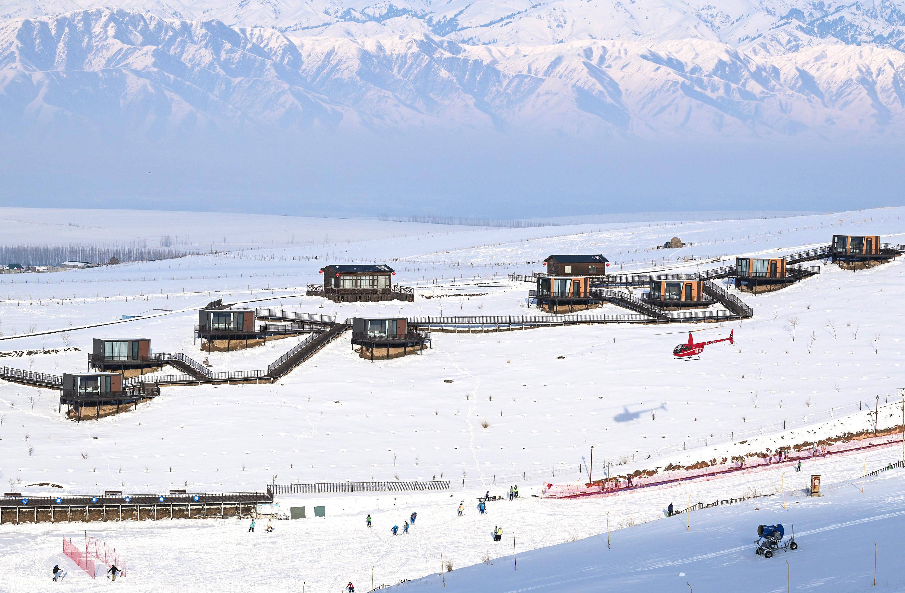 新疆天然滑雪场图片