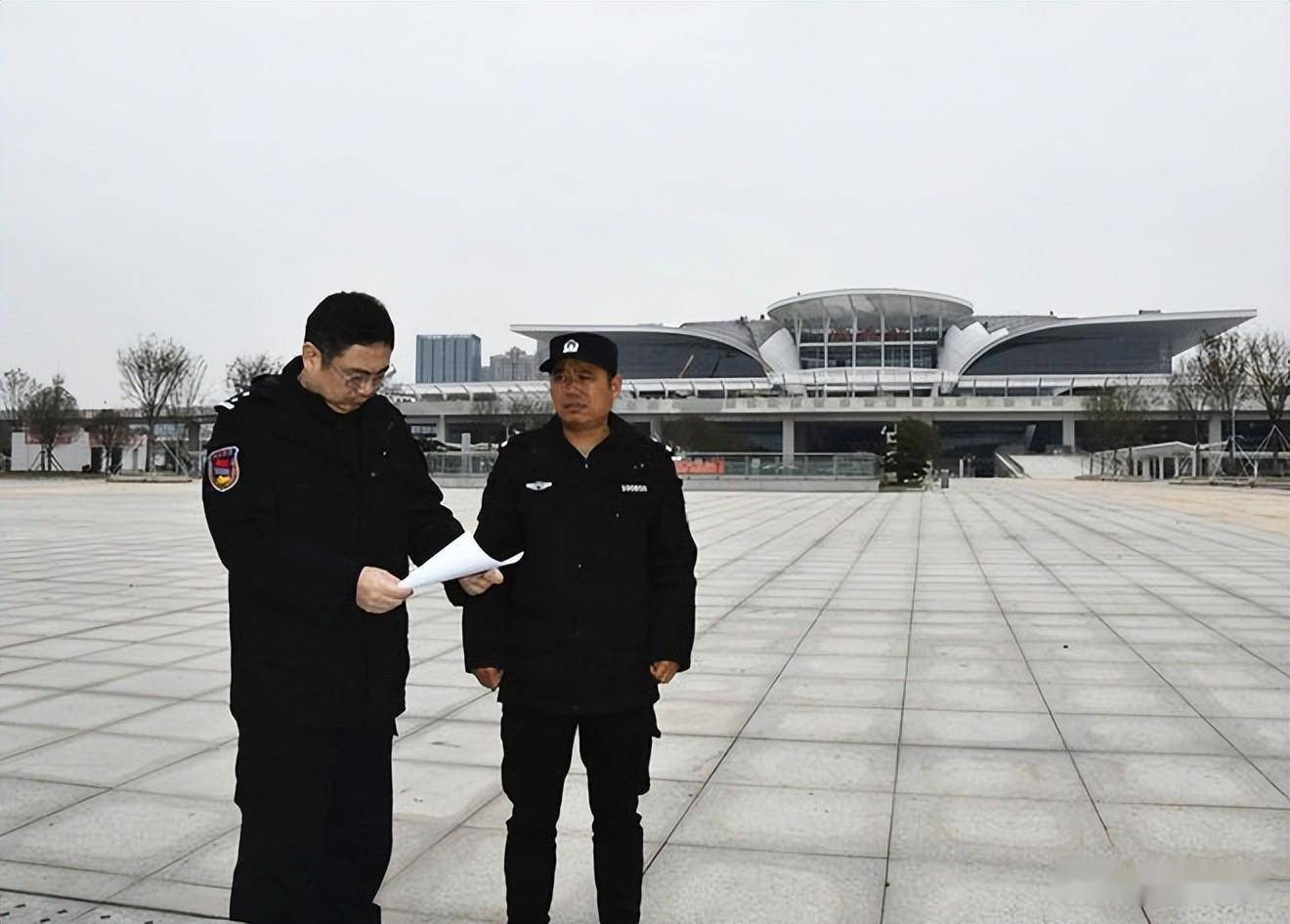 常德公安交警四大队大队长曾伟带队开展冬季道路隐患排查_进行_整改