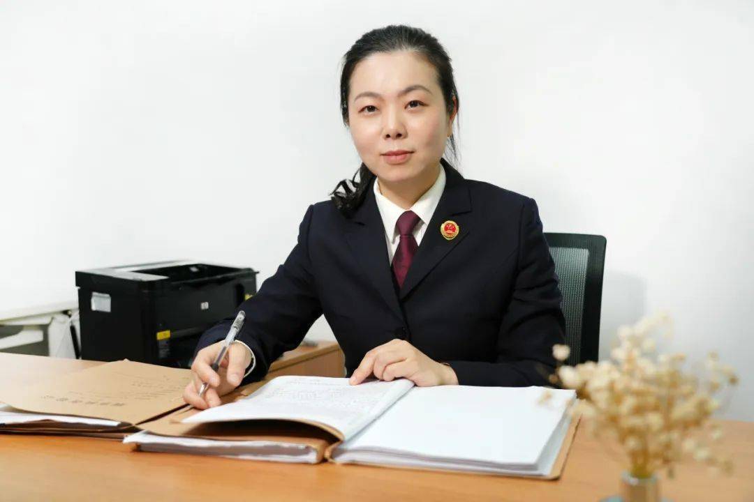 晋江市检察院吴雅芳获评"全国模范检察官"