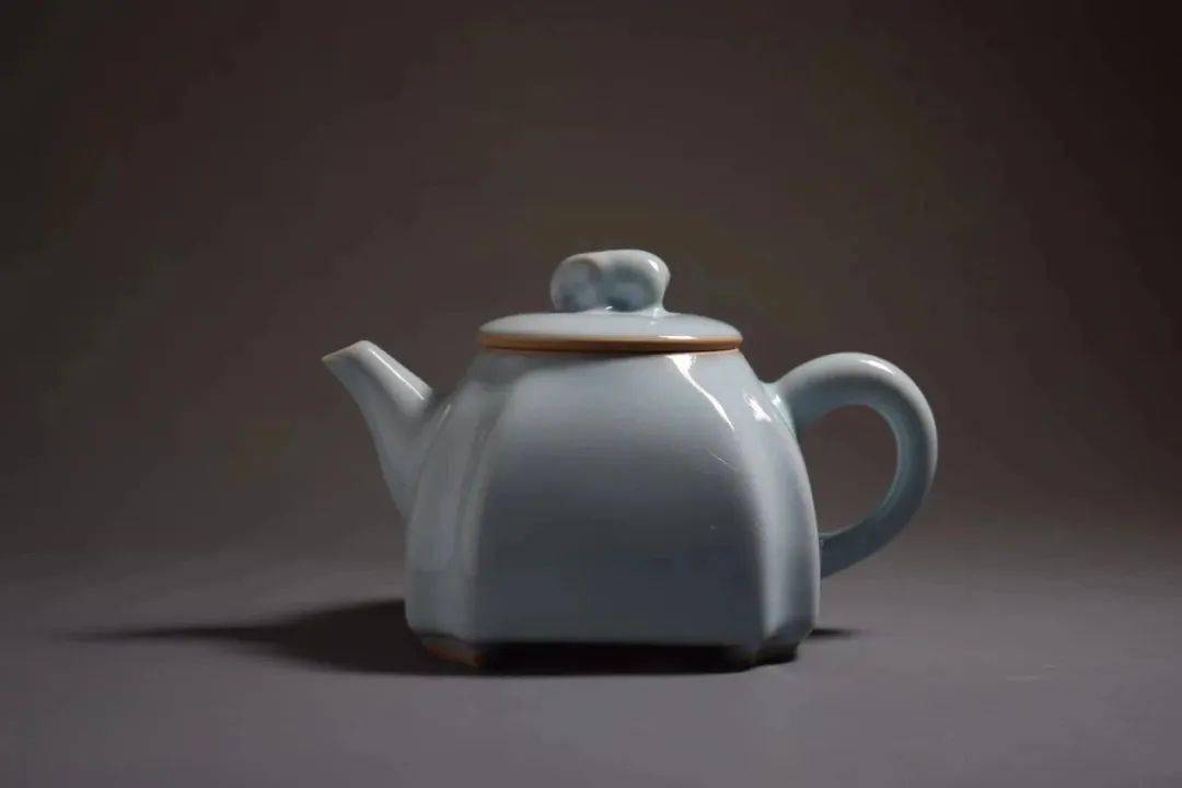 这是因为王振宇只出精品,不符合标准的,不会流入市场.