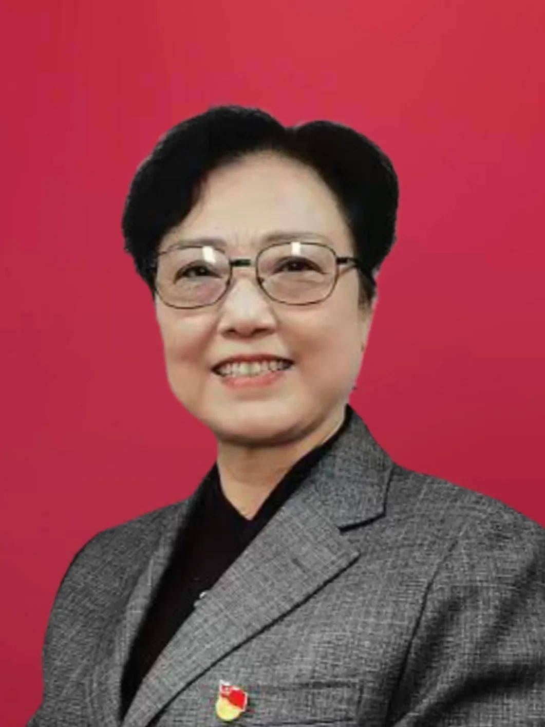 陈爱华大家称他为献血"达人",24年无偿献血100多次,献血总量达24800