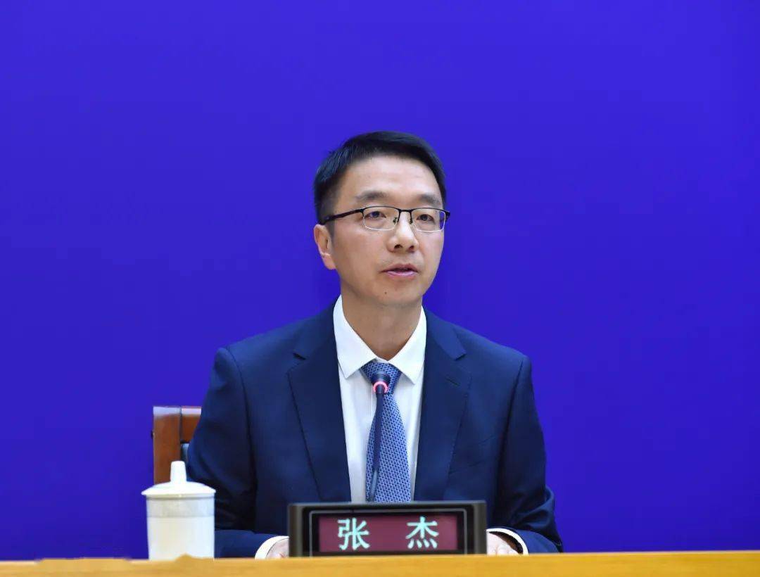 张杰介绍贵州"四好农村路"高质量发展试点推进情况韩洪举介绍贵州交通