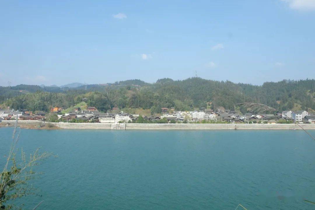 天柱清水江百里画廊水利风景区属天柱县境内清水江段,水域总长度62