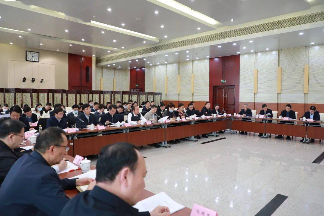 国家信访局副局长范小毛,李自军,孙建立,金艳丽出席会议.