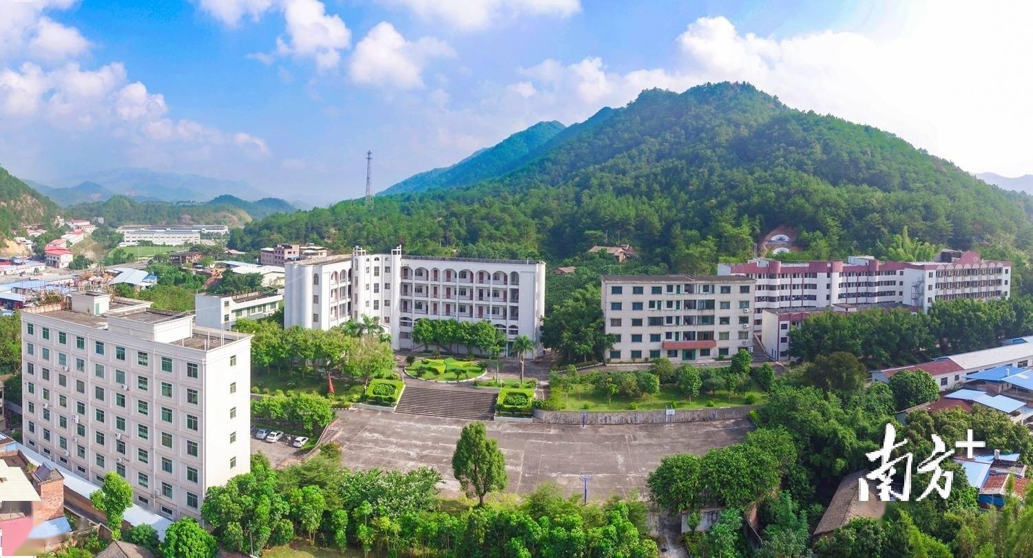 梅州市正本学校今日揭牌_基础教育_矫治_未成年