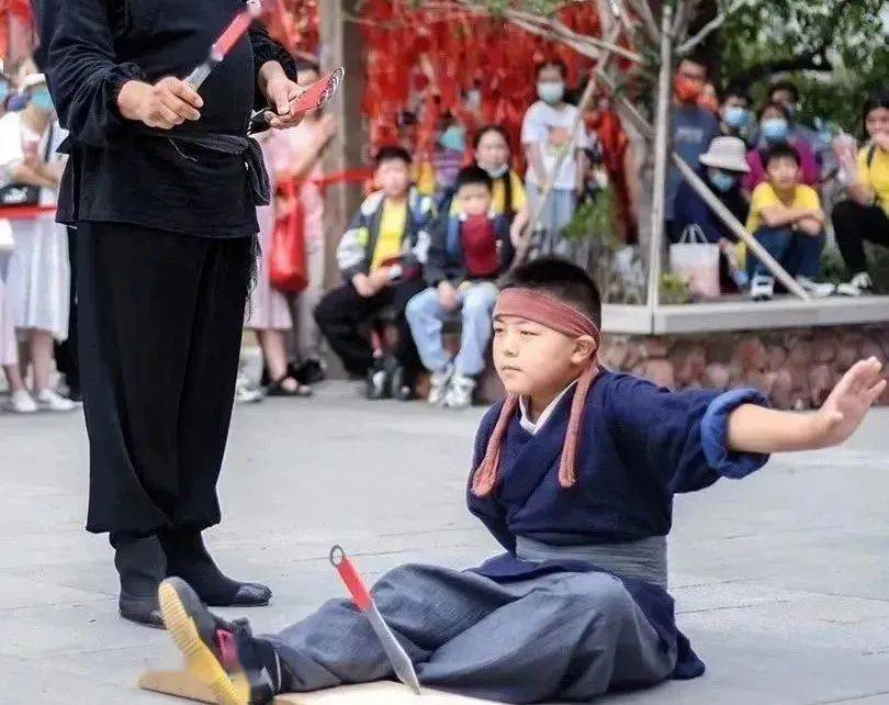 非遺民俗迎元旦,地坑院裡來跨年_陝州_活動_燈會