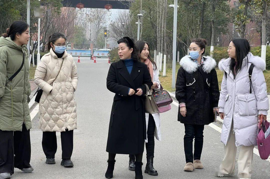 江陵中学心理老师罗杨雨星,南昕中学德育老师王雪纯,北门中学心理老师